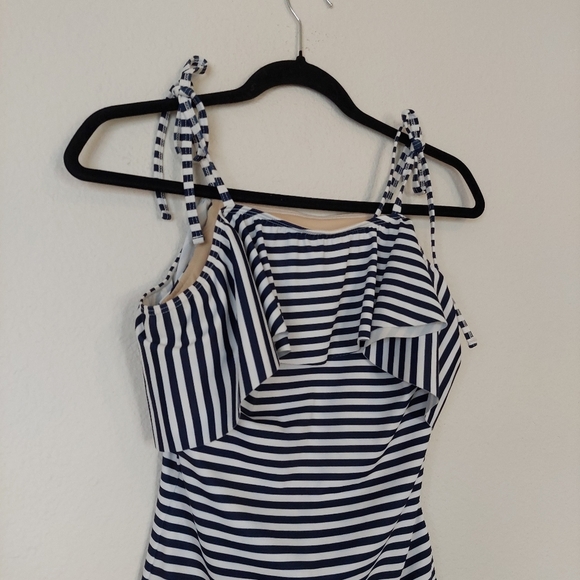Albion Fit The Wave Stripe‎ One Piece Swimsuit Size Meduim - Picture 4 of 9